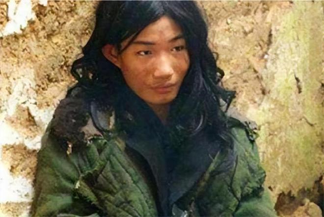 饭靠喂23岁饿死家中村民：是他父母的错米乐m6登录入口09年一男子脚不沾地吃(图4)