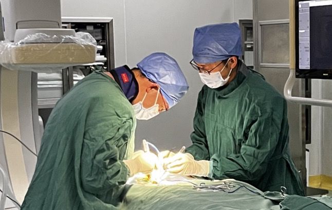 口让 38 岁患者重获新生生死较量！1cm 微创切(图2)