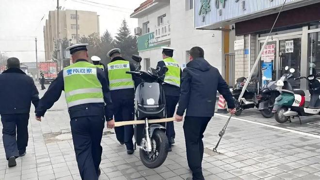 上路“5品”严查违者扣车罚款10月1日起电动车、摩托车