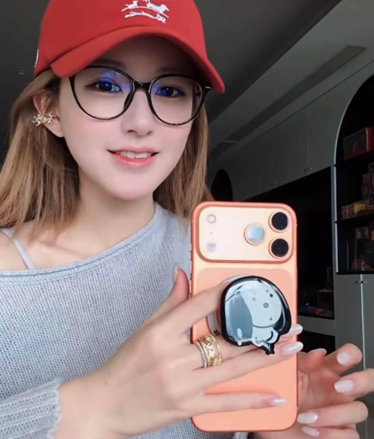 赵露思三个字回应网两派立场激辩自创品牌手机支架品质引争议！(图7)